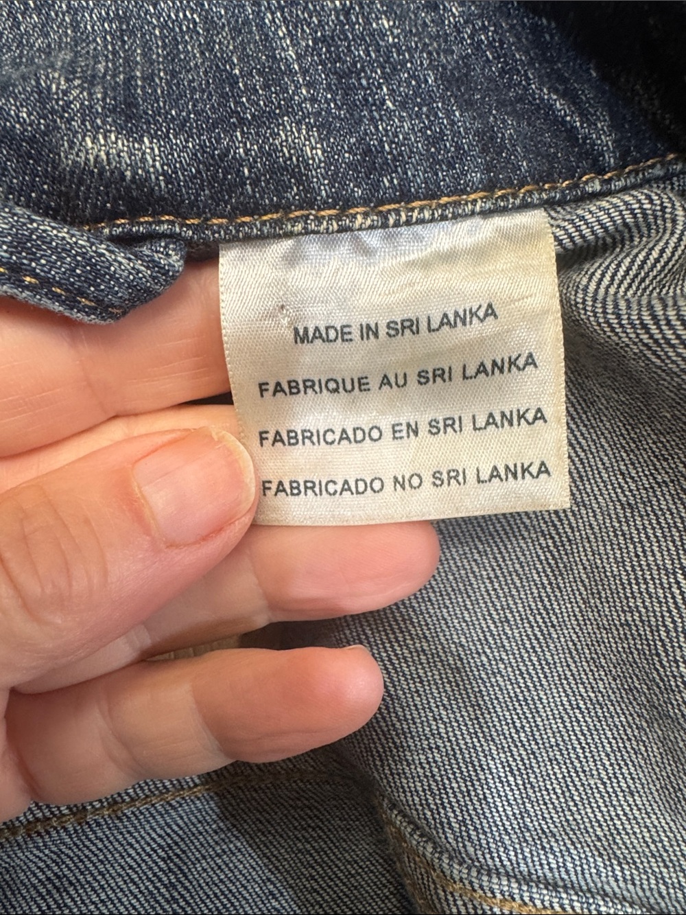 Levi's Women's Mid Blue Denim Jacket - Picture 9 of 9